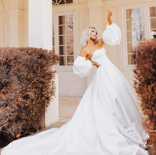 THE LARGE PUFF GOWN